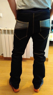 Black "Rayado" jeans with yellow thread by La Leonera - back