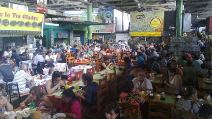 Lunch time at La Vega market