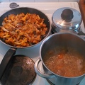 Cooking the chantarelle while we also cook chicken with beer