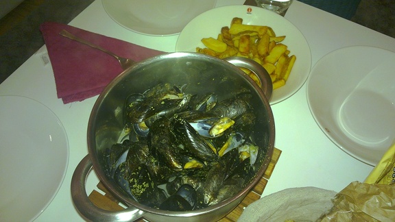 Ready to eat "moules frites"