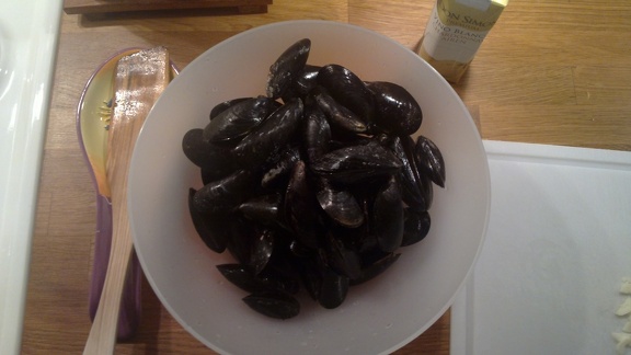 Clean mussels